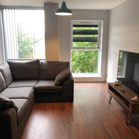 Charming 2-Bed Apartment In Christchurch Christchurch  Bagian luar foto