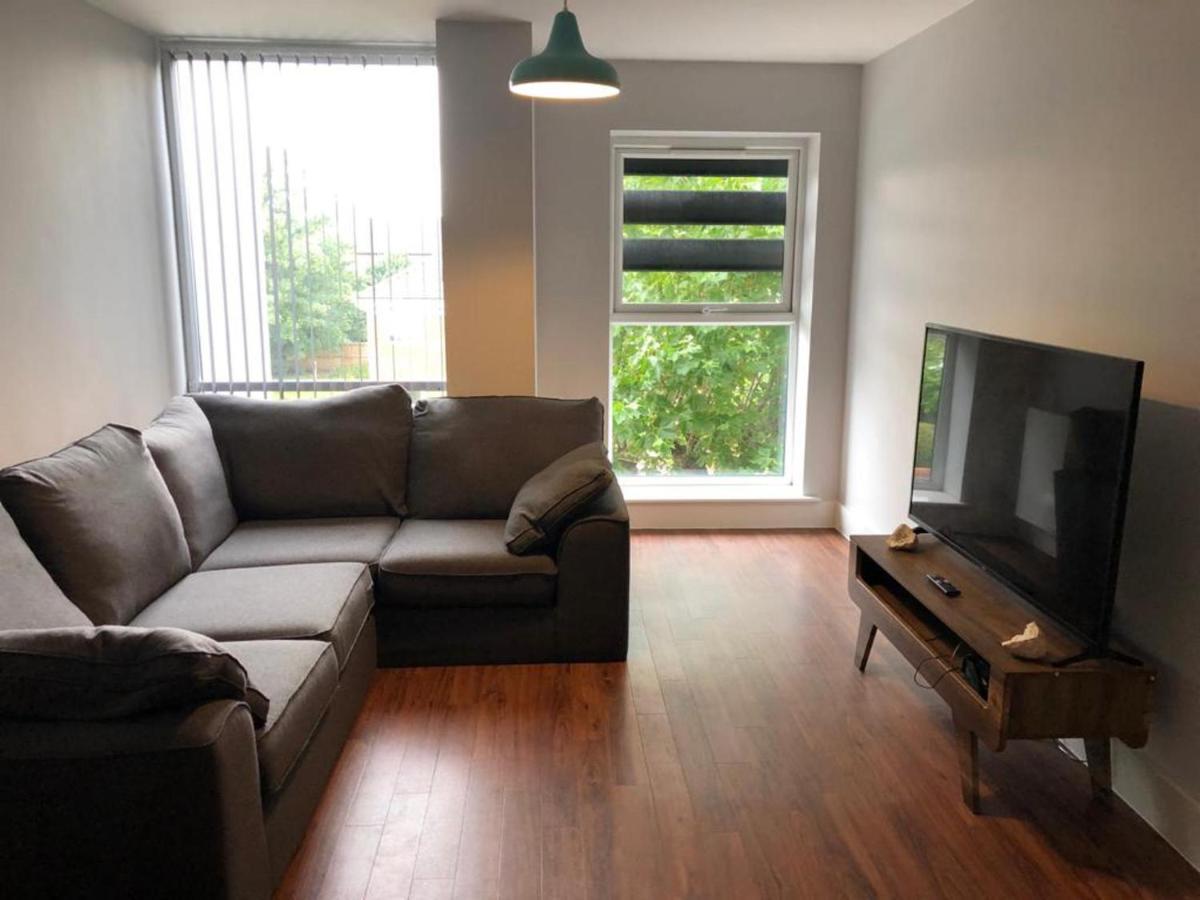 Charming 2-Bed Apartment In Christchurch Christchurch  Bagian luar foto